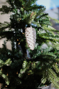 Juugee Porcelain Ornament Pinecone